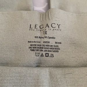 Legacy Capri length leggings with side ruching